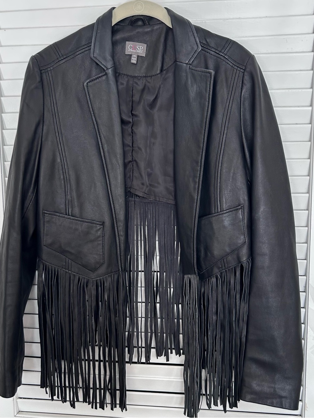 🖤MAKE OFFER🖤 Cusp Neiman Marcus Black Fringe Leather Boho Crop Fest Jacket MED - Picture 2 of 8